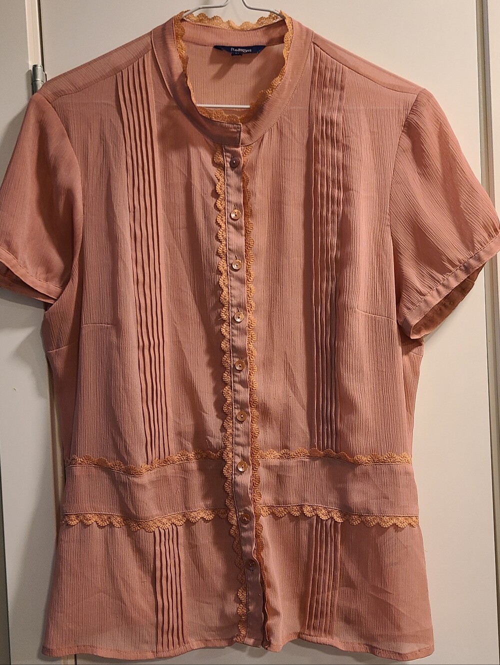 Y2K Reitmans Dusty Rose Pintuck Blouse Size M – Crochet Lace 🩷